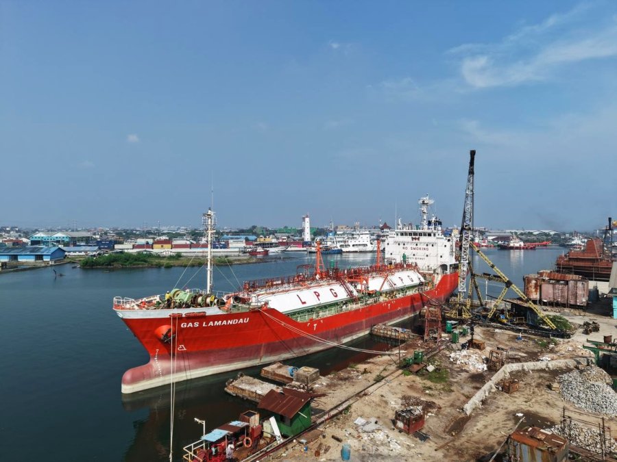 Tanker - White Oil