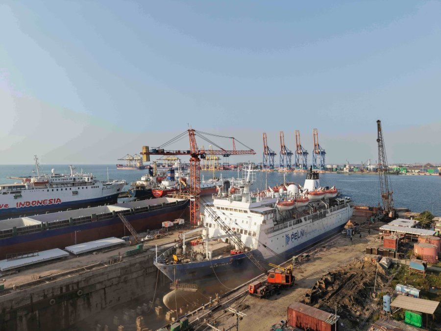 Kapal Penumpang & Barang